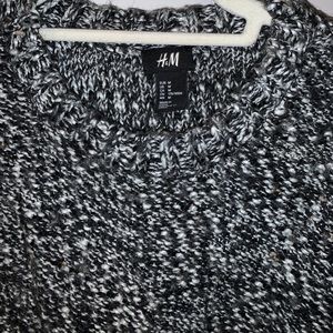 H&M Divded Crew Neck Black White Knit Sweater